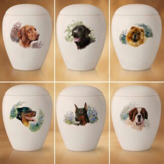 Matt weiß glasierte Keramik Tierurne Edition Bianco mit handgemaltem Motiv für große Hunde