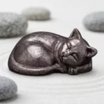 Keramik Tierurne Silber Katze handmodelliert von Geert Kunen