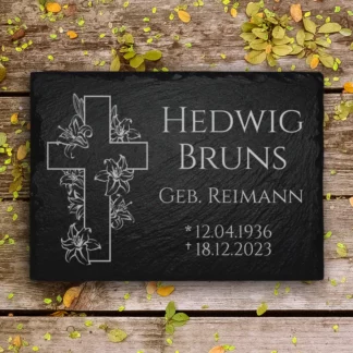 Personalisierte Schiefer Gedenktafel mit Kreuz Gravur und individueller Inschrift