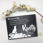 Personalisierte Schiefer-Gedenktafel für Haustiere - Laser-Gravur - Wetterbeständig - Erdspieß aus Edelstahl - Bohrlöcher möglich