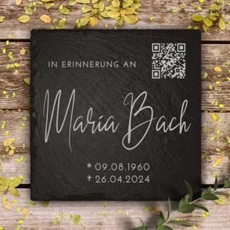 Grabstein Tafel mit QR Code und Beschriftung aus Schiefer für Urnengrab