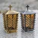 Grablaterne Grablampe mit Klappdeckel und Kreuz - in verschiedenen Farben