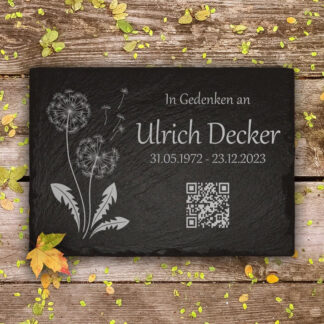 Kleine Grabplatte mit QR Code & Pusteblume aus Naturschiefer mit präziser Lasergravur für digitale Erinnerungsseiten