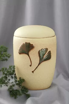 Keramikurne - sandfarbig, Ginkgoblätter