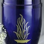 Stahlurne blau lasierend mit Flammenmotiv