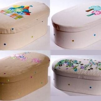 Chrijo Fötensärge 50 cm aus Holz, oval, mit Stickereien und Innenausstattungen;