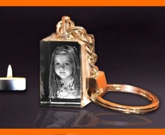 Gedenk-Kristall Mini 2D für 1 Person als Schlüsselanhänger, Schlüsselanhänger Freundschaft, Kristallgröße: 30 x 20 x 15 mm;